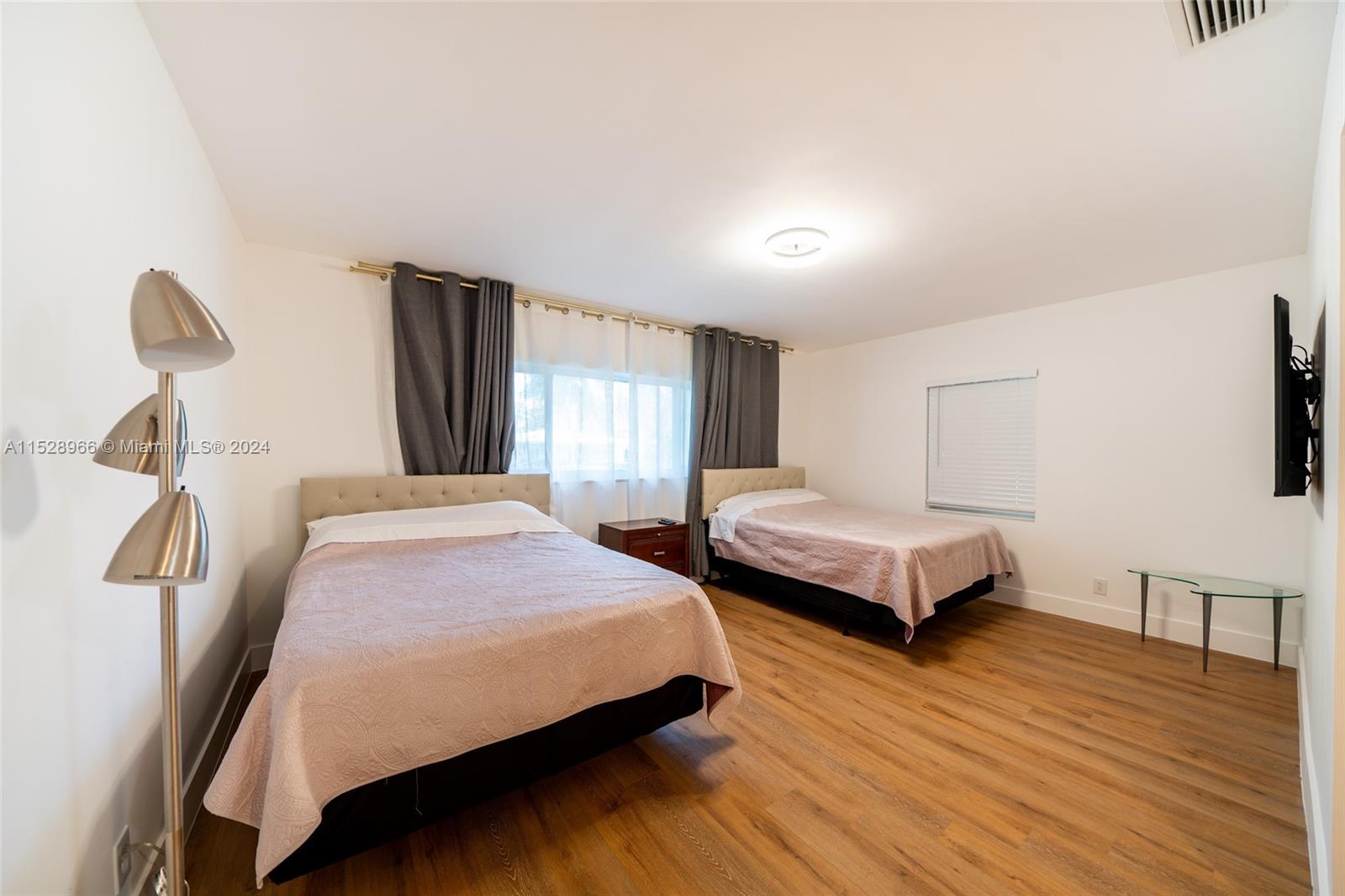 1310 Jackson St 1310, Hollywood, Florida 33019, 3 Bedrooms Bedrooms, ,3 BathroomsBathrooms,Residentiallease,For Rent,1310 Jackson St 1310,A11528966