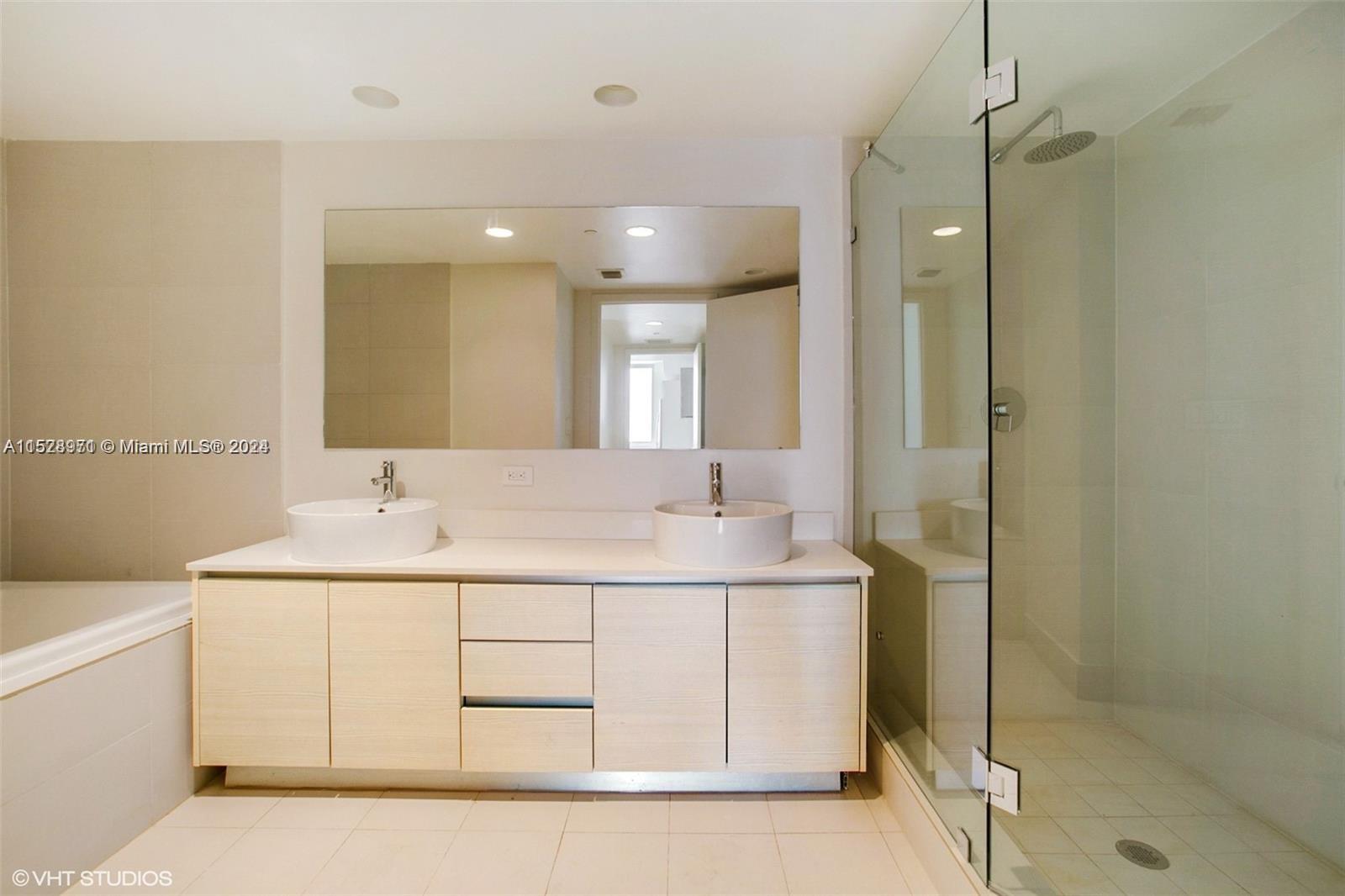 2600 E Hallandale Beach Blvd T2302, Hallandale Beach, Florida 33009, 3 Bedrooms Bedrooms, ,3 BathroomsBathrooms,Residential,For Sale,2600 E Hallandale Beach Blvd T2302,A11528971