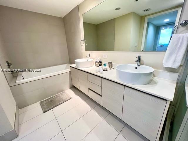 2600 E Hallandale Beach Blvd T2302, Hallandale Beach, Florida 33009, 3 Bedrooms Bedrooms, ,3 BathroomsBathrooms,Residential,For Sale,2600 E Hallandale Beach Blvd T2302,A11528971