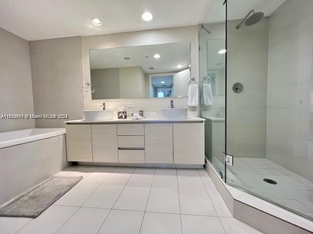 2600 E Hallandale Beach Blvd T2302, Hallandale Beach, Florida 33009, 3 Bedrooms Bedrooms, ,3 BathroomsBathrooms,Residential,For Sale,2600 E Hallandale Beach Blvd T2302,A11528971