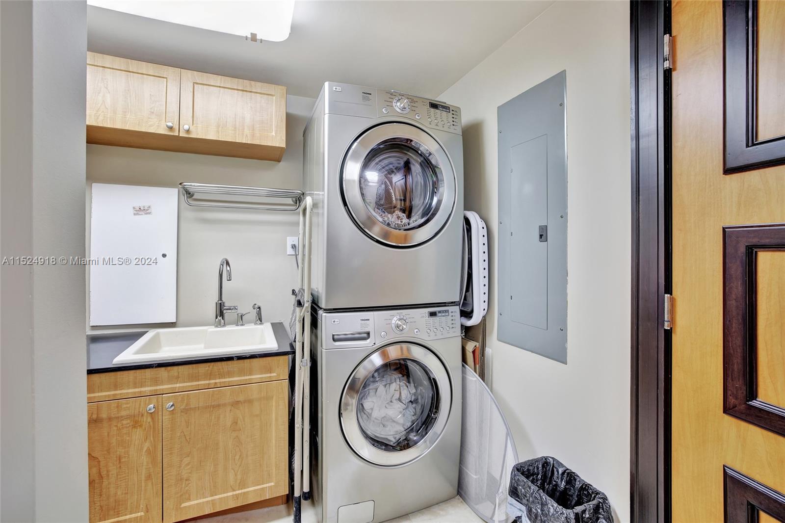 Large Laundry Room w/ Slop Sink