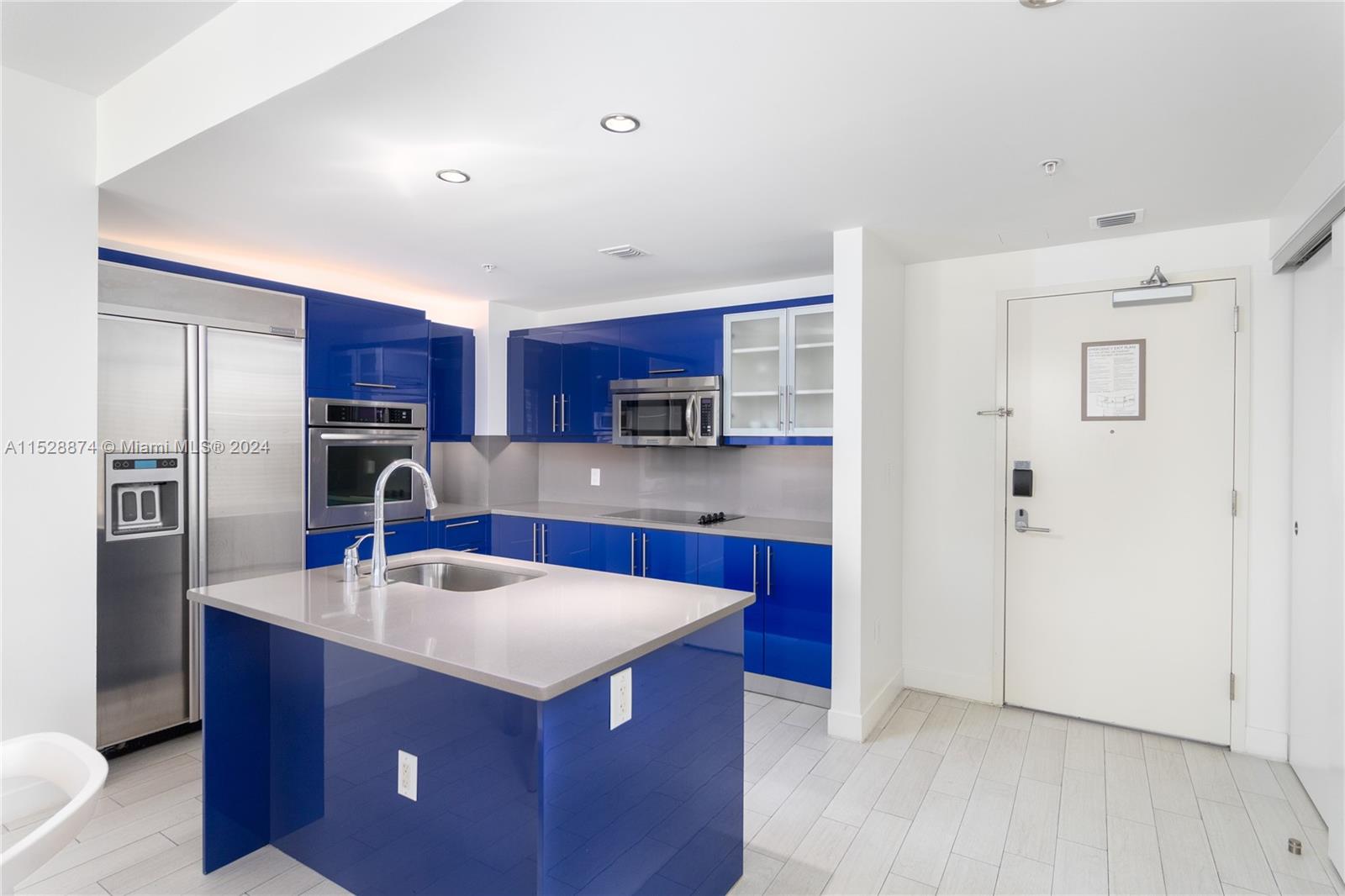 3101 Bayshore Dr, Fort Lauderdale, FL, 33304 United States, 2 Bedrooms Bedrooms, ,2 BathroomsBathrooms,Residential,For Sale,Bayshore Dr,A11528874