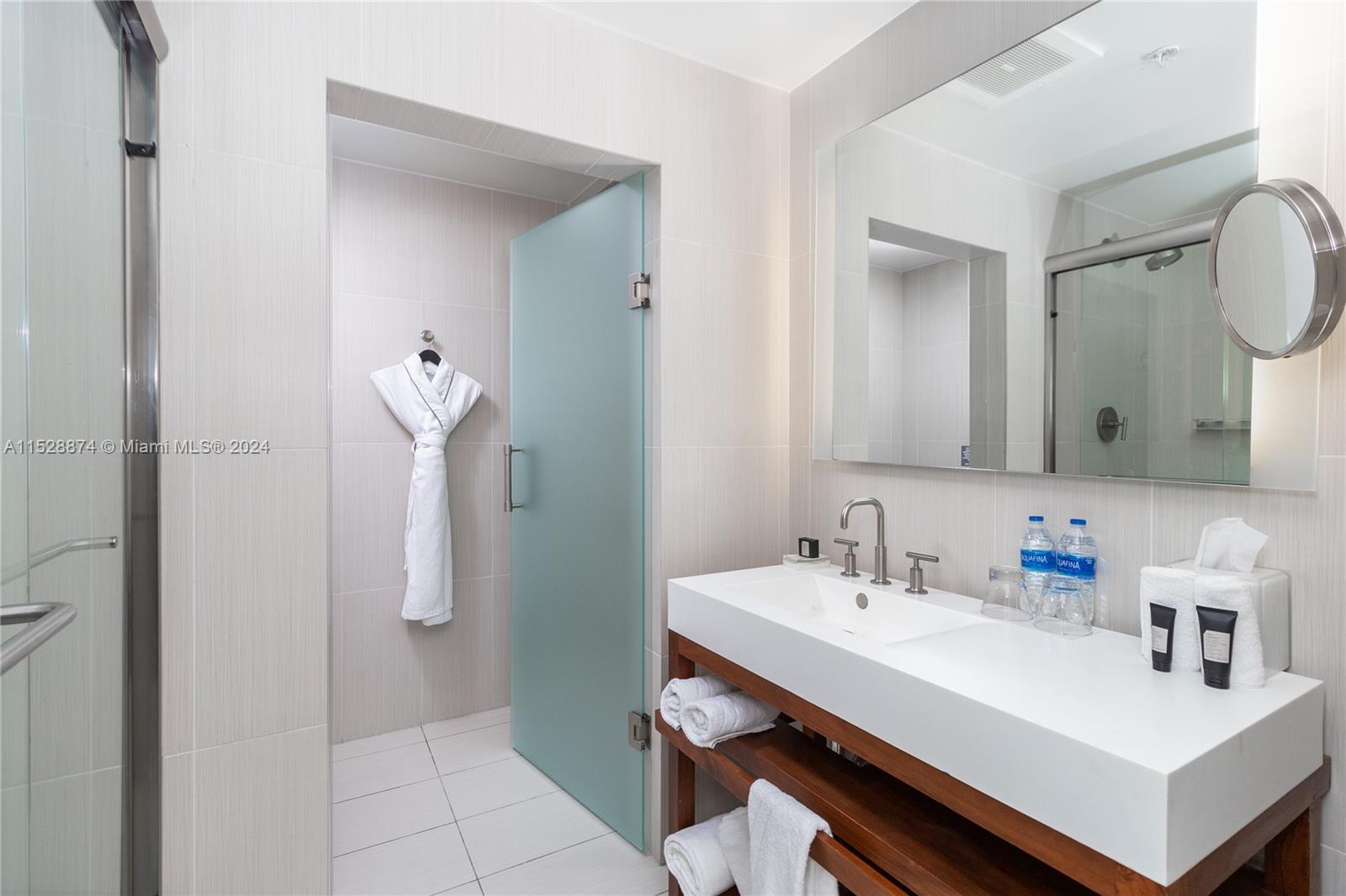 3101 Bayshore Dr, Fort Lauderdale, FL, 33304 United States, 2 Bedrooms Bedrooms, ,2 BathroomsBathrooms,Residential,For Sale,Bayshore Dr,A11528874