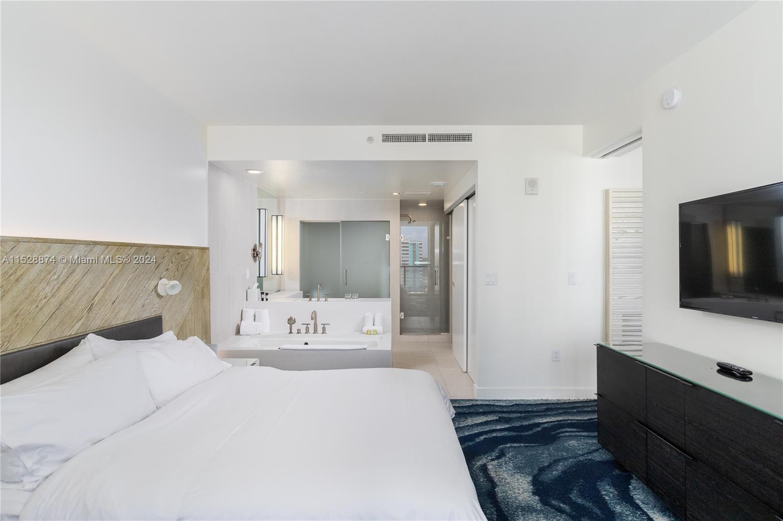 3101 Bayshore Dr 1104, Fort Lauderdale, Florida 33304, 2 Bedrooms Bedrooms, ,2 BathroomsBathrooms,Residential,For Sale,3101 Bayshore Dr 1104,A11528874