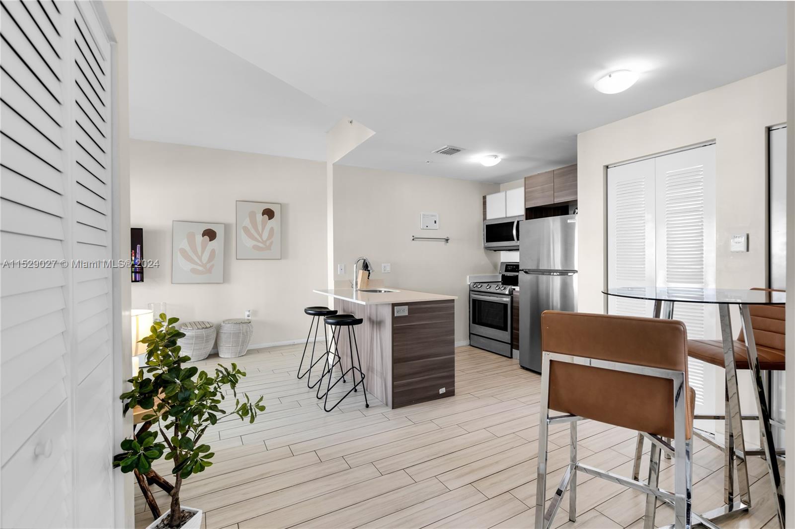 481 NE 29th St 601, Miami, Florida 33137, 2 Bedrooms Bedrooms, ,2 BathroomsBathrooms,Residential,For Sale,481 NE 29th St 601,A11529027