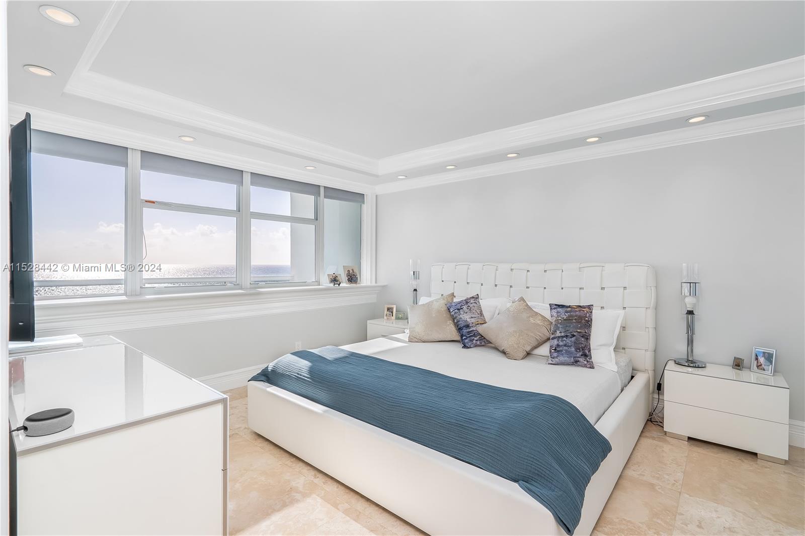 Formal Dining Room Seats 6+