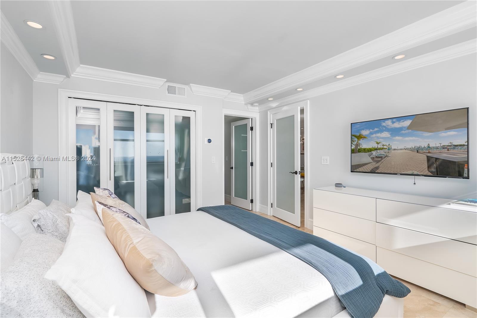 King Primary direct Oceanfront