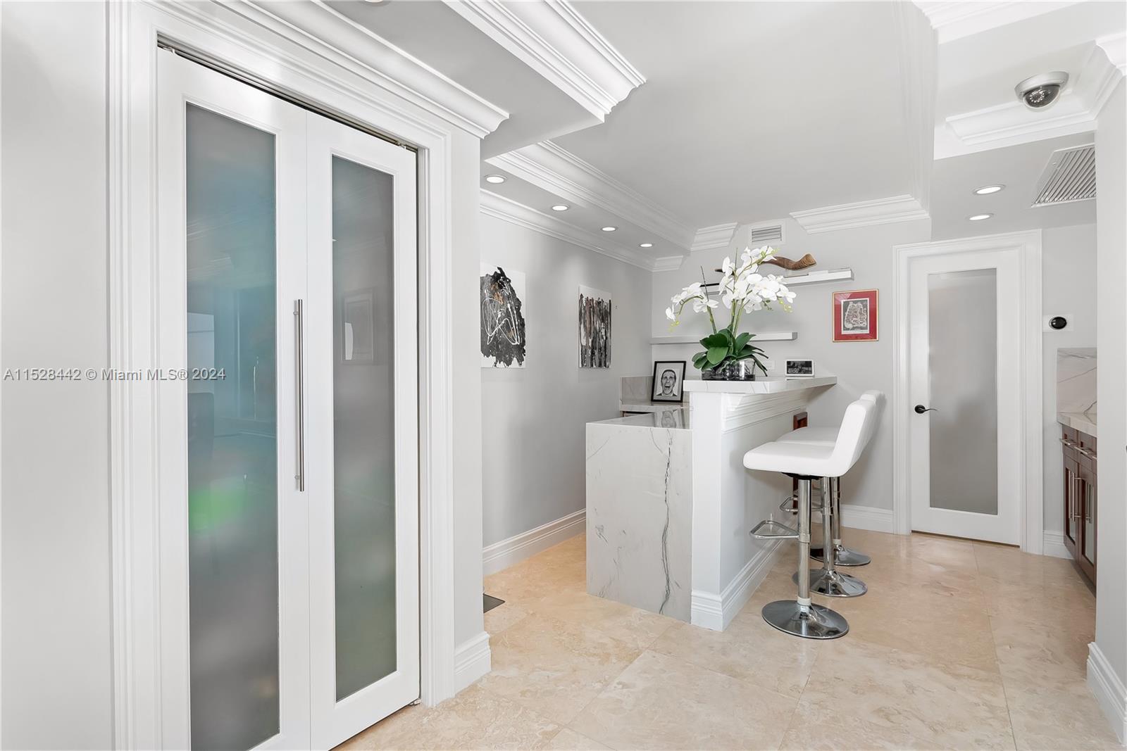 Bar area, making entertaining a pleasure!