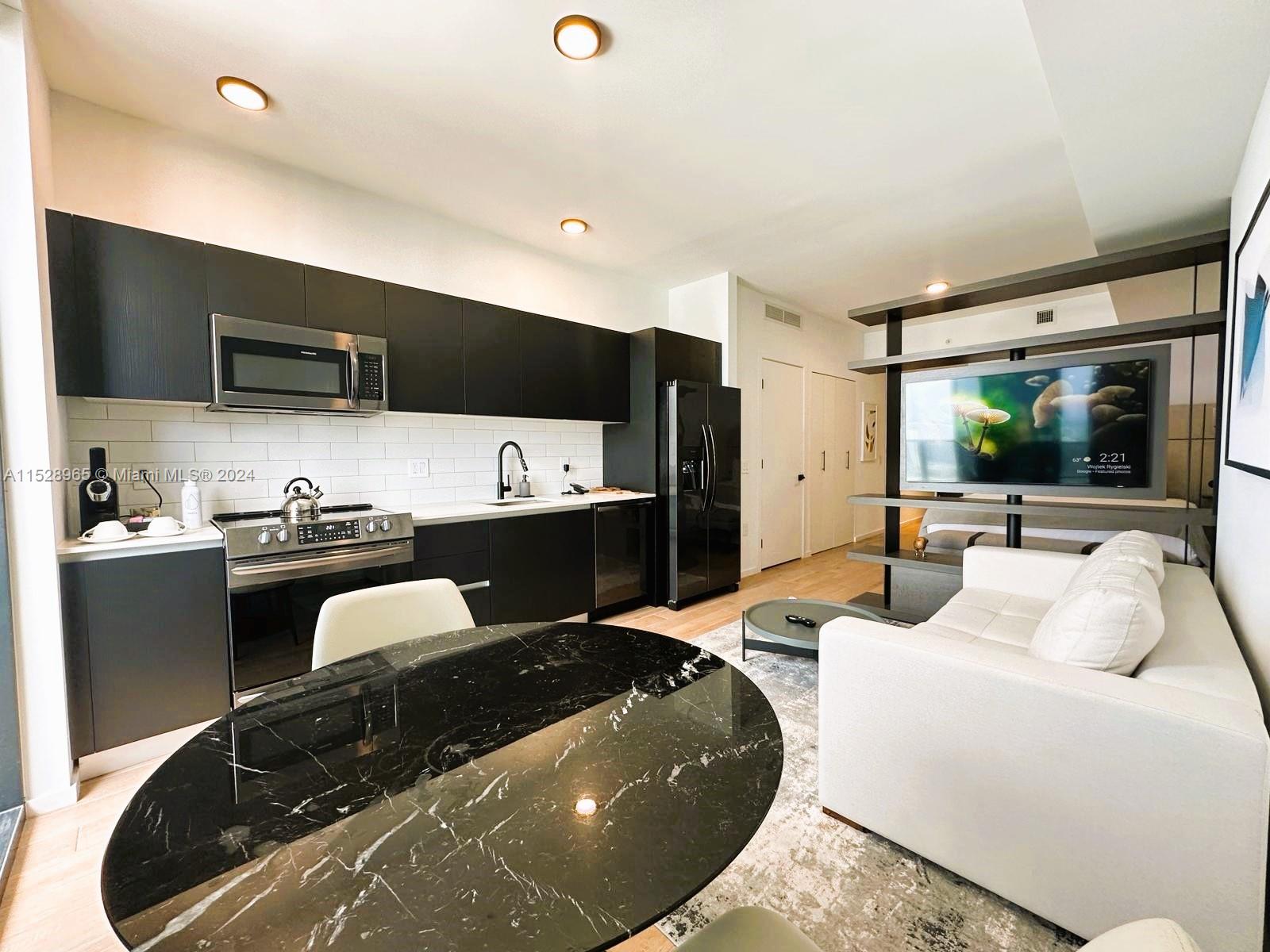 398 NE 5th St 3708, Miami, Florida 33132, 1 Bedroom Bedrooms, ,1 BathroomBathrooms,Residentiallease,For Rent,398 NE 5th St 3708,A11528965