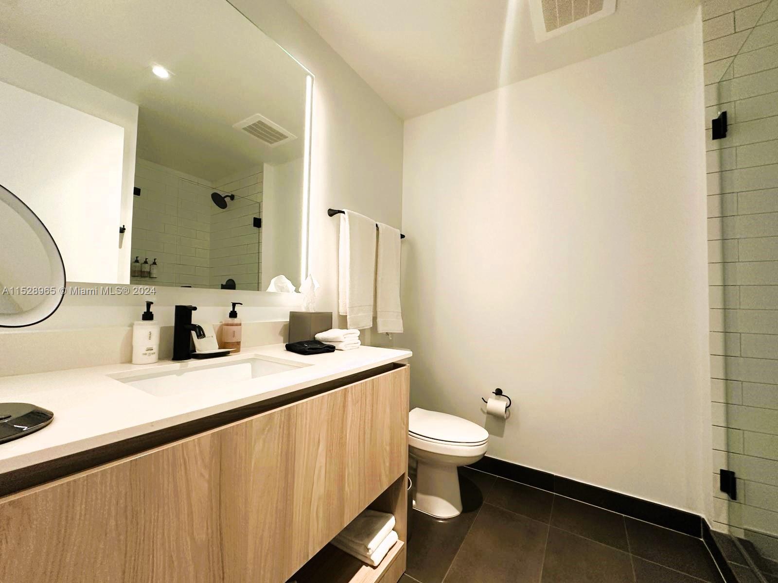 398 NE 5th St 3708, Miami, Florida 33132, 1 Bedroom Bedrooms, ,1 BathroomBathrooms,Residentiallease,For Rent,398 NE 5th St 3708,A11528965