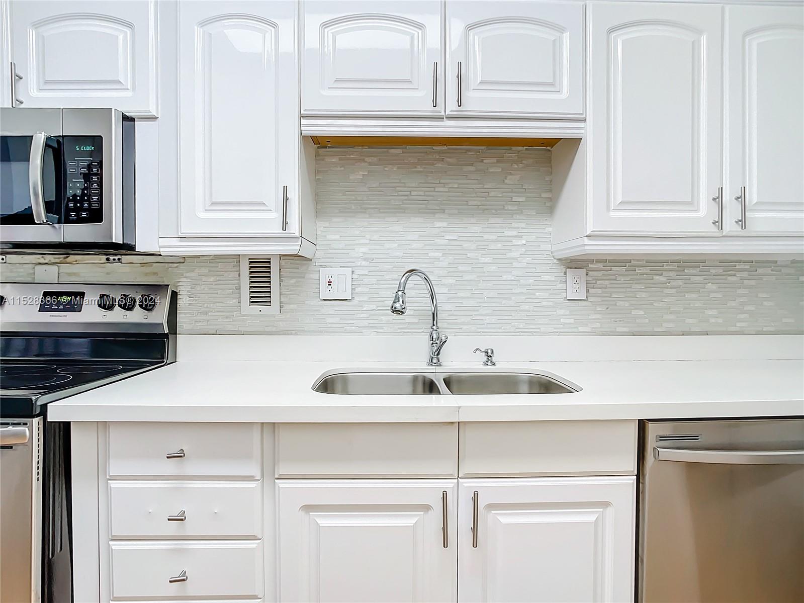 4250 Galt Ocean Dr, Fort Lauderdale, FL, 33308 United States, 2 Bedrooms Bedrooms, ,2 BathroomsBathrooms,Residential,For Sale,Galt Ocean Dr,A11528366