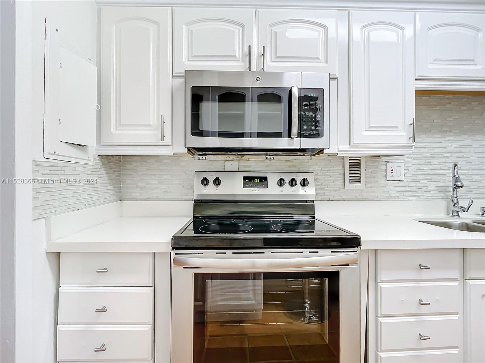 4250 Galt Ocean Dr, Fort Lauderdale, FL, 33308 United States, 2 Bedrooms Bedrooms, ,2 BathroomsBathrooms,Residential,For Sale,Galt Ocean Dr,A11528366