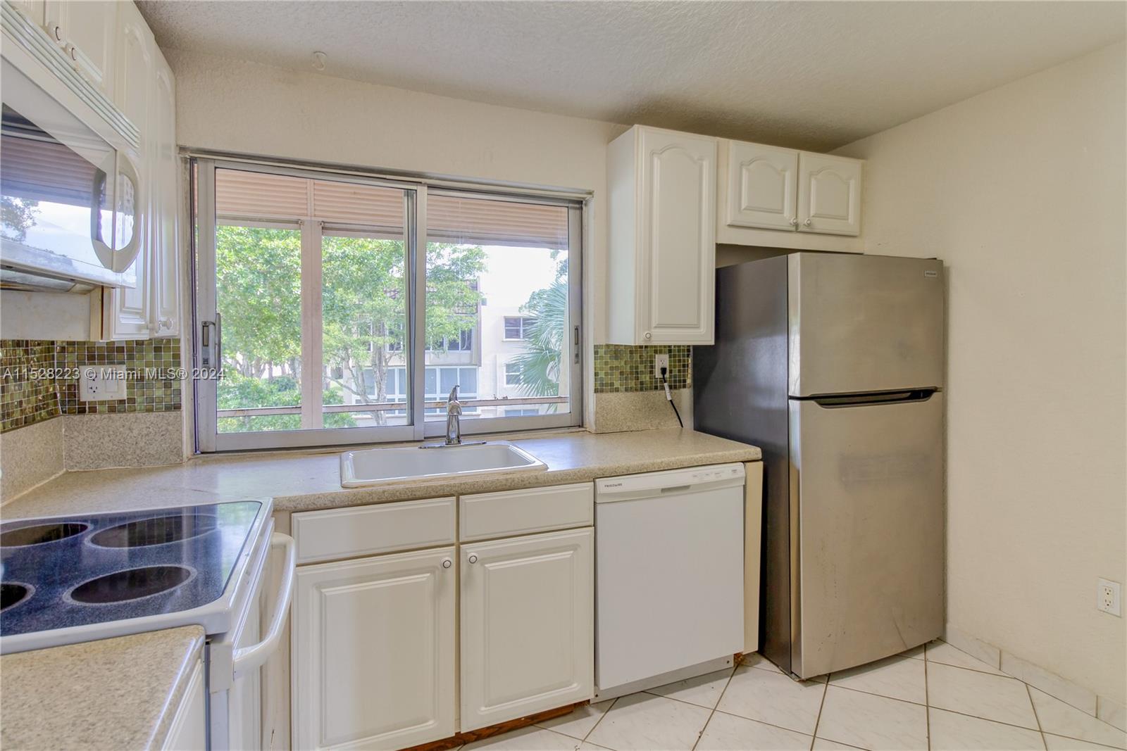 9301 Lime Bay Blvd 312, Tamarac, Florida 33321, 2 Bedrooms Bedrooms, ,2 BathroomsBathrooms,Residential,For Sale,9301 Lime Bay Blvd 312,A11528223
