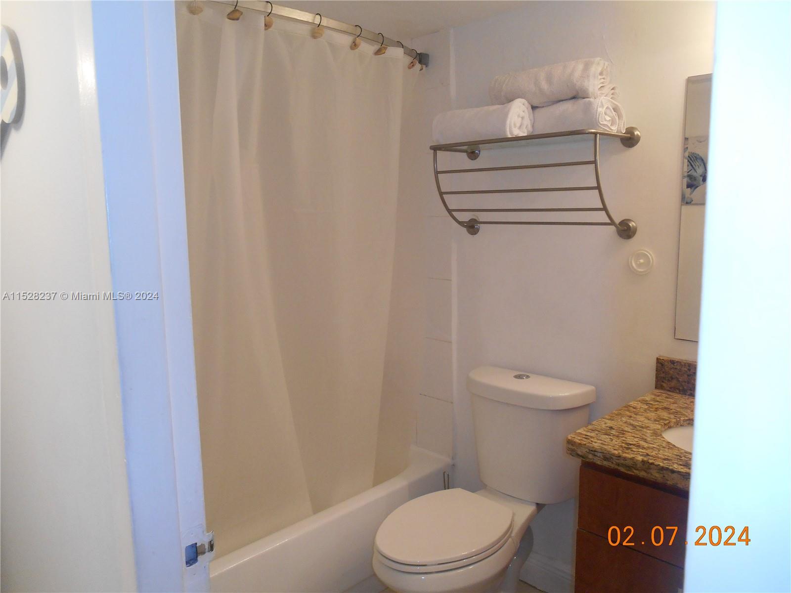 Sunny Isles Beach, FL, 33160 United States, 1 Bedroom Bedrooms, ,1 BathroomBathrooms,Residential,For Sale,A11528237