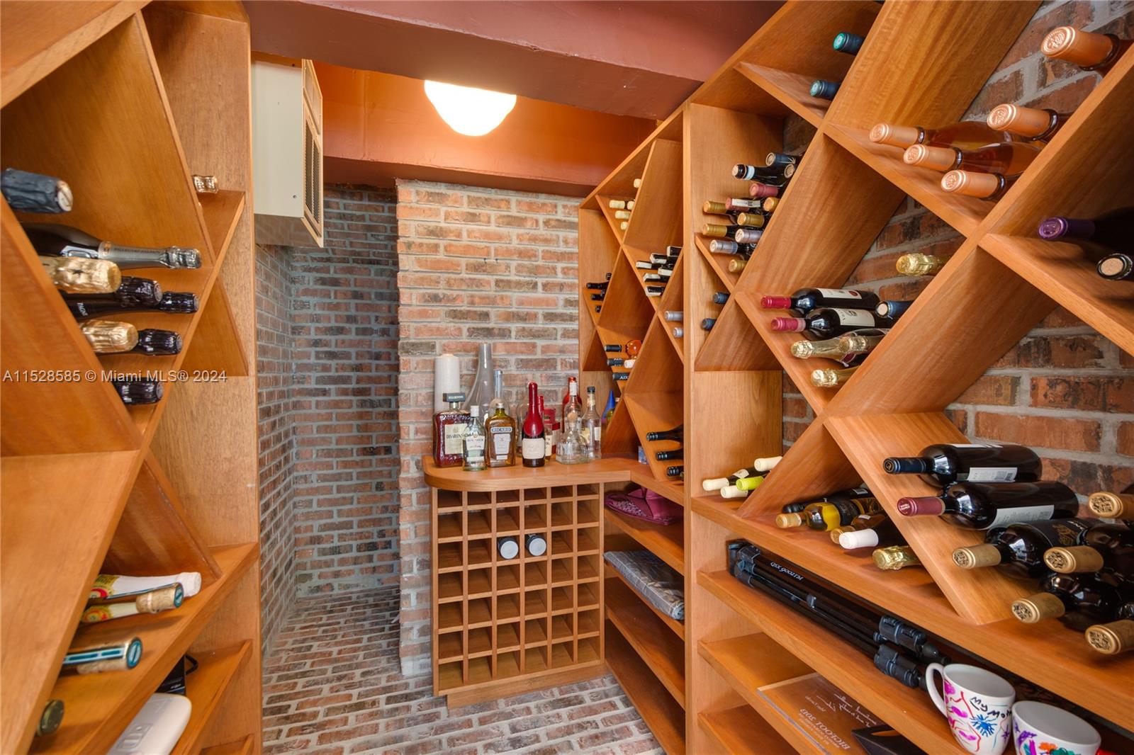 586 Sabal Palm Rd, Miami, Florida 33137, 7 Bedrooms Bedrooms, ,5 BathroomsBathrooms,Residential,For Sale,586 Sabal Palm Rd,A11528585