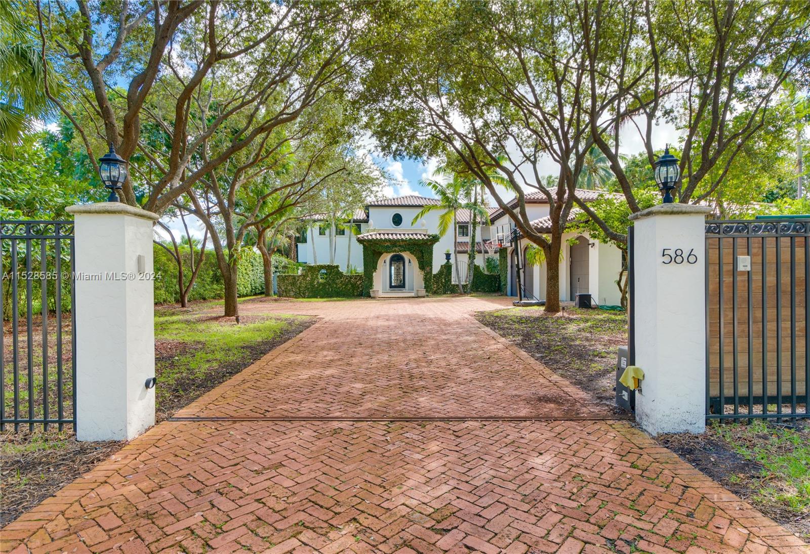 586 Sabal Palm Rd, Miami, FL, 33137 United States, 7 Bedrooms Bedrooms, ,5 BathroomsBathrooms,Residential,For Sale,Sabal Palm Rd,A11528585