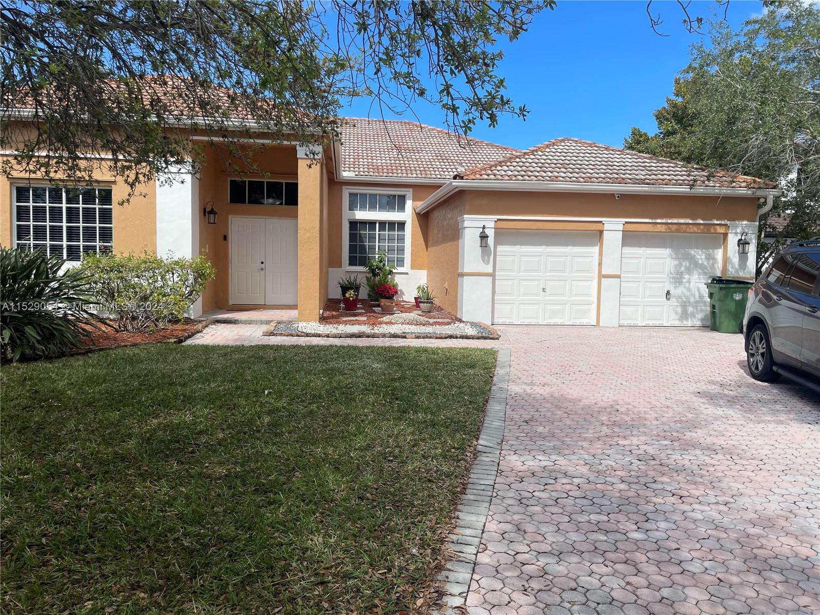 778 Heritage Dr, Weston, FL, 33326 United States, 5 Bedrooms Bedrooms, ,3 BathroomsBathrooms,Residential,For Sale,Heritage Dr,A11529054