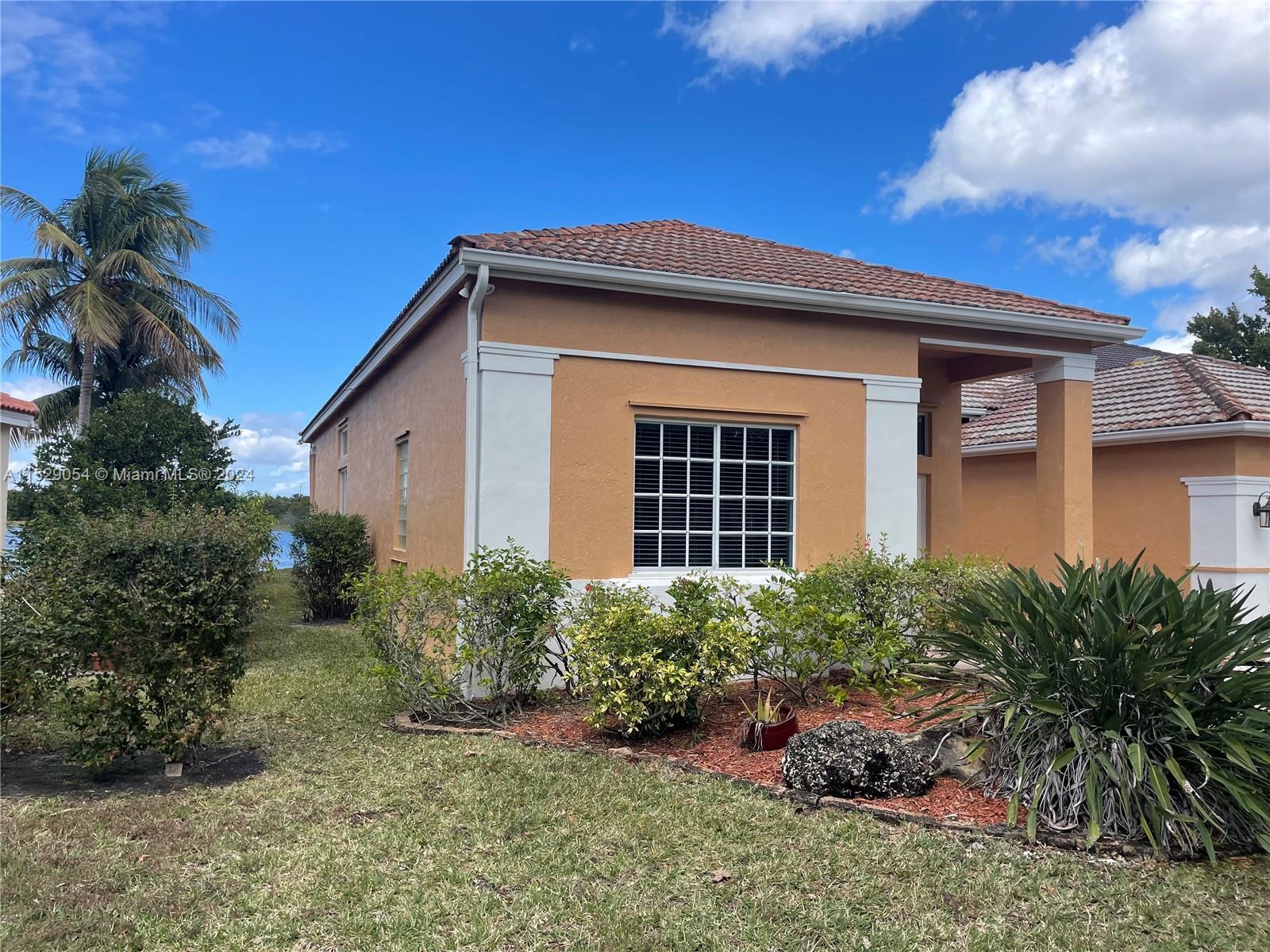 778 Heritage Dr, Weston, FL, 33326 United States, 5 Bedrooms Bedrooms, ,3 BathroomsBathrooms,Residential,For Sale,Heritage Dr,A11529054