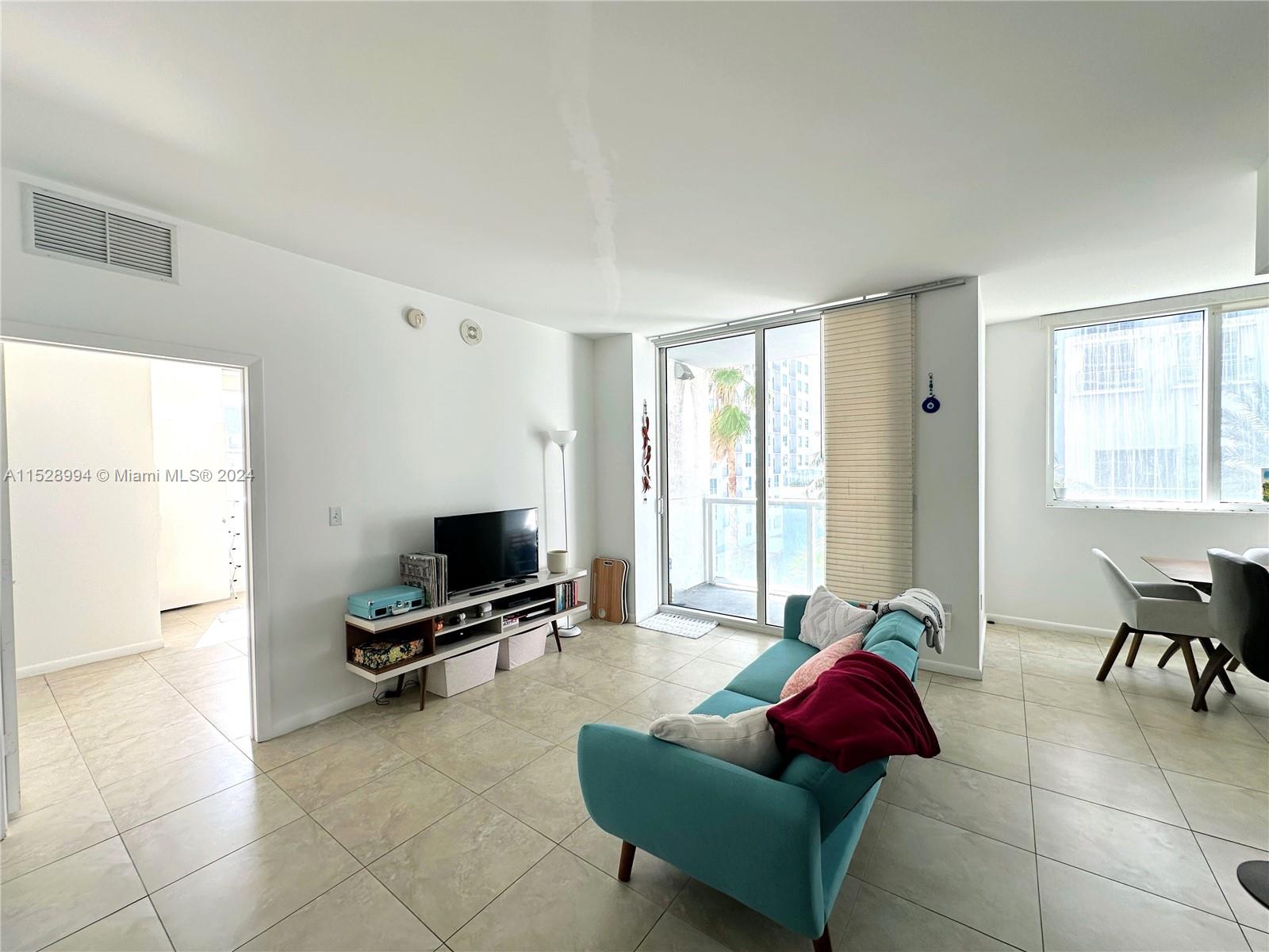 253 NE 2nd St 1108, Miami, Florida 33132, 2 Bedrooms Bedrooms, ,2 BathroomsBathrooms,Residential,For Sale,253 NE 2nd St 1108,A11528994