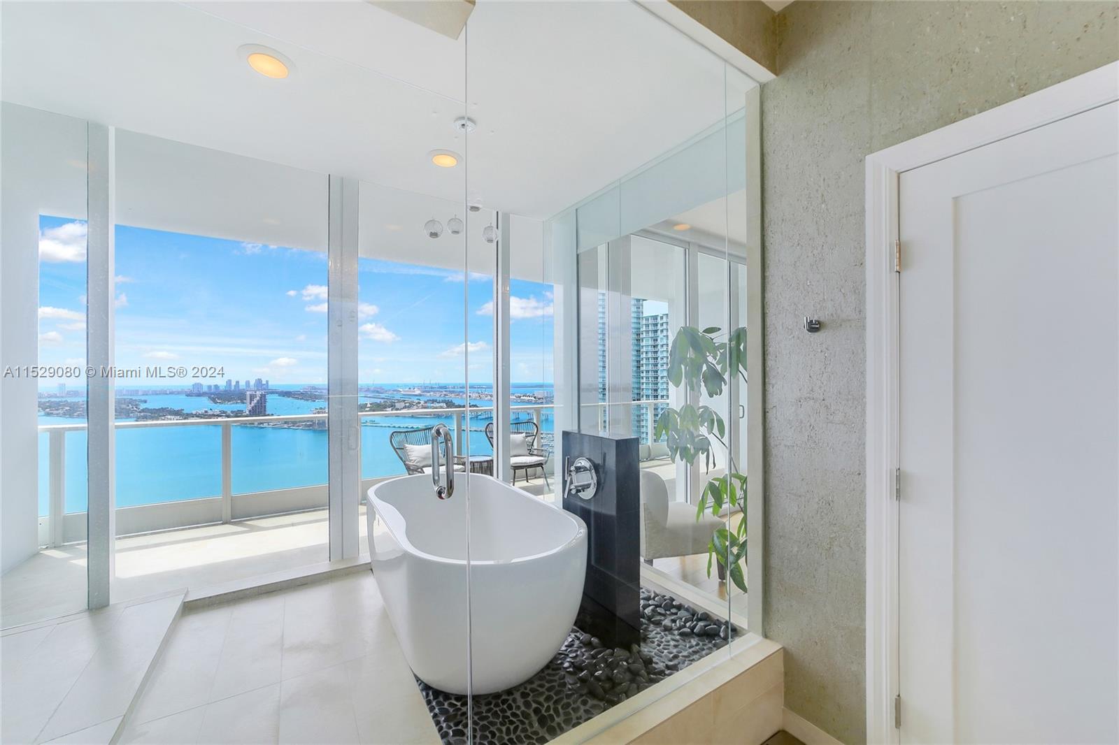 2020 N Bayshore Dr 3405-3406, Miami, Florida 33137, 4 Bedrooms Bedrooms, ,4 BathroomsBathrooms,Residentiallease,For Rent,2020 N Bayshore Dr 3405-3406,A11529080