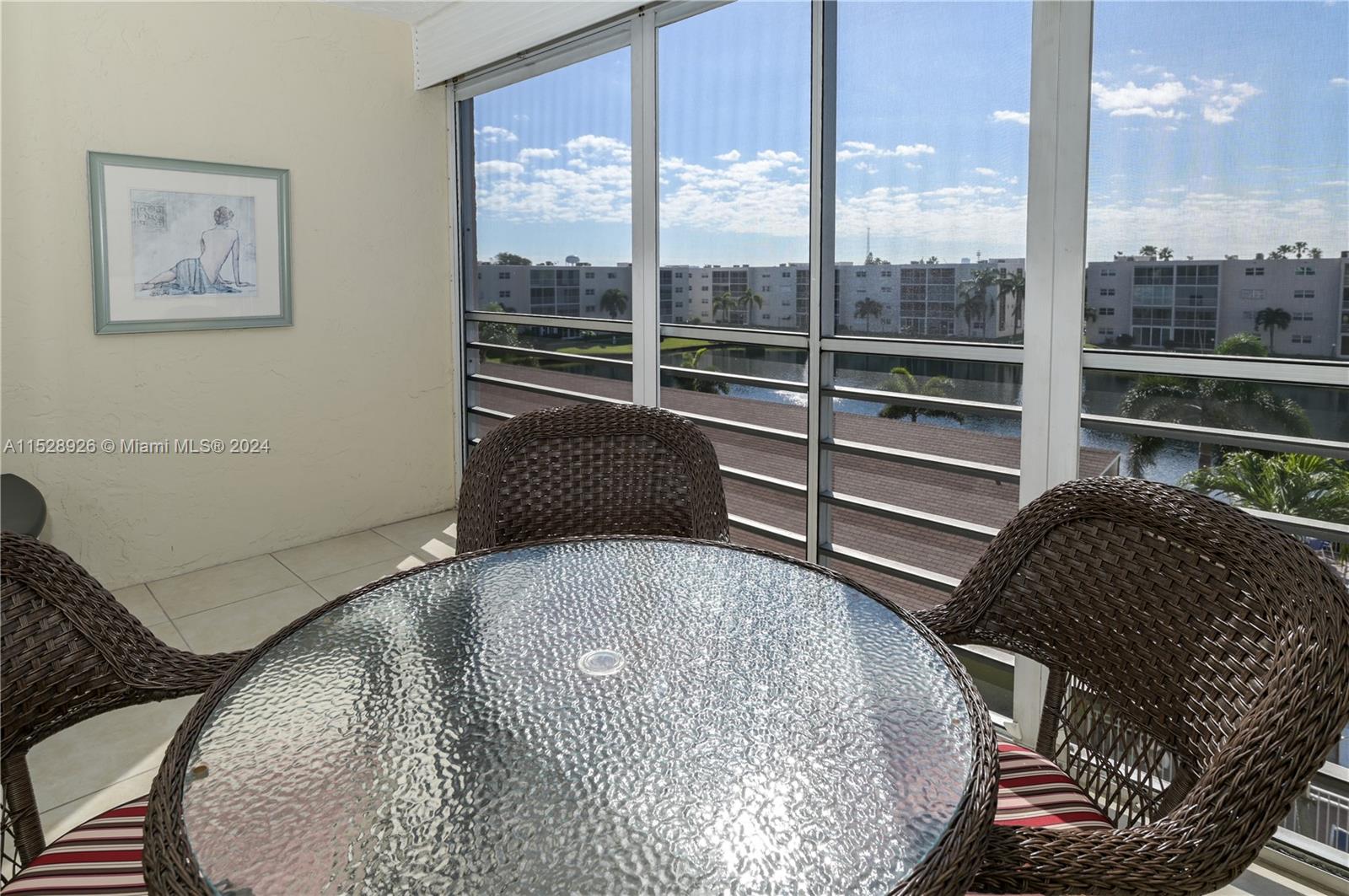 314 SE 10th St 403, Dania Beach, Florida 33004, 2 Bedrooms Bedrooms, ,2 BathroomsBathrooms,Residential,For Sale,314 SE 10th St 403,A11528926