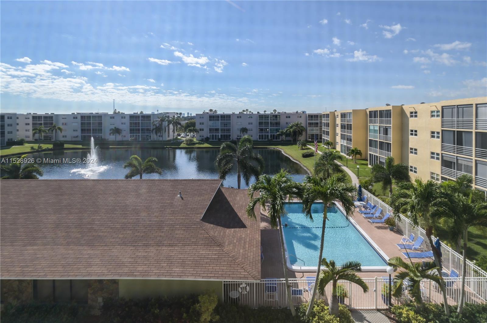 314 SE 10th St 403, Dania Beach, Florida 33004, 2 Bedrooms Bedrooms, ,2 BathroomsBathrooms,Residential,For Sale,314 SE 10th St 403,A11528926