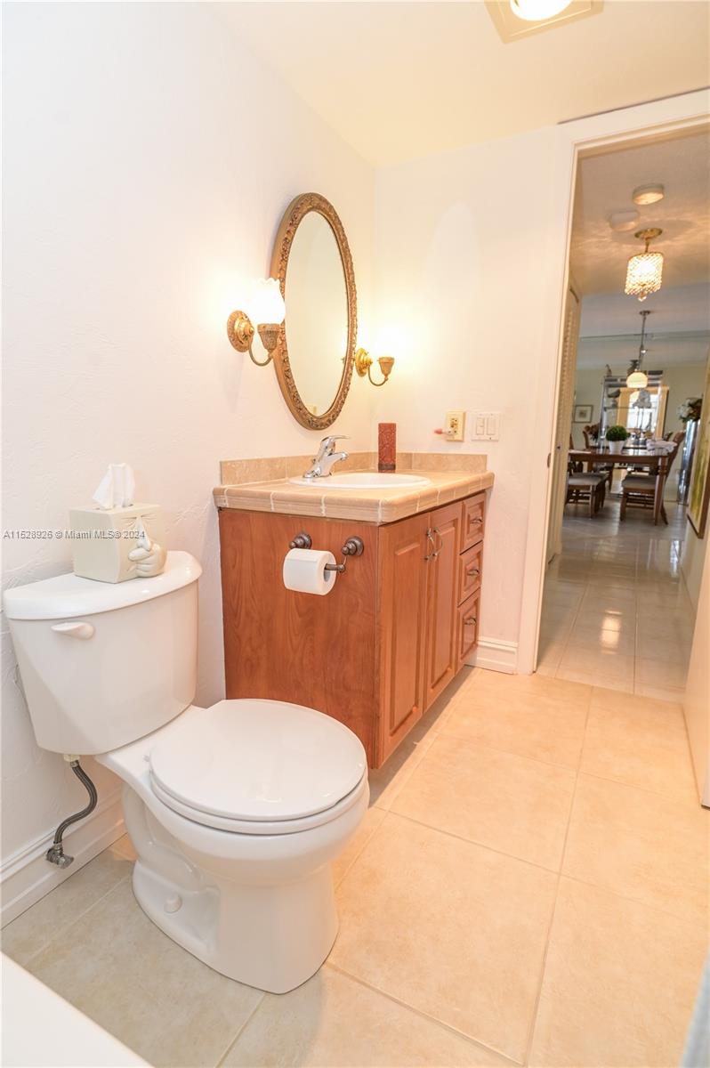 314 SE 10th St 403, Dania Beach, Florida 33004, 2 Bedrooms Bedrooms, ,2 BathroomsBathrooms,Residential,For Sale,314 SE 10th St 403,A11528926