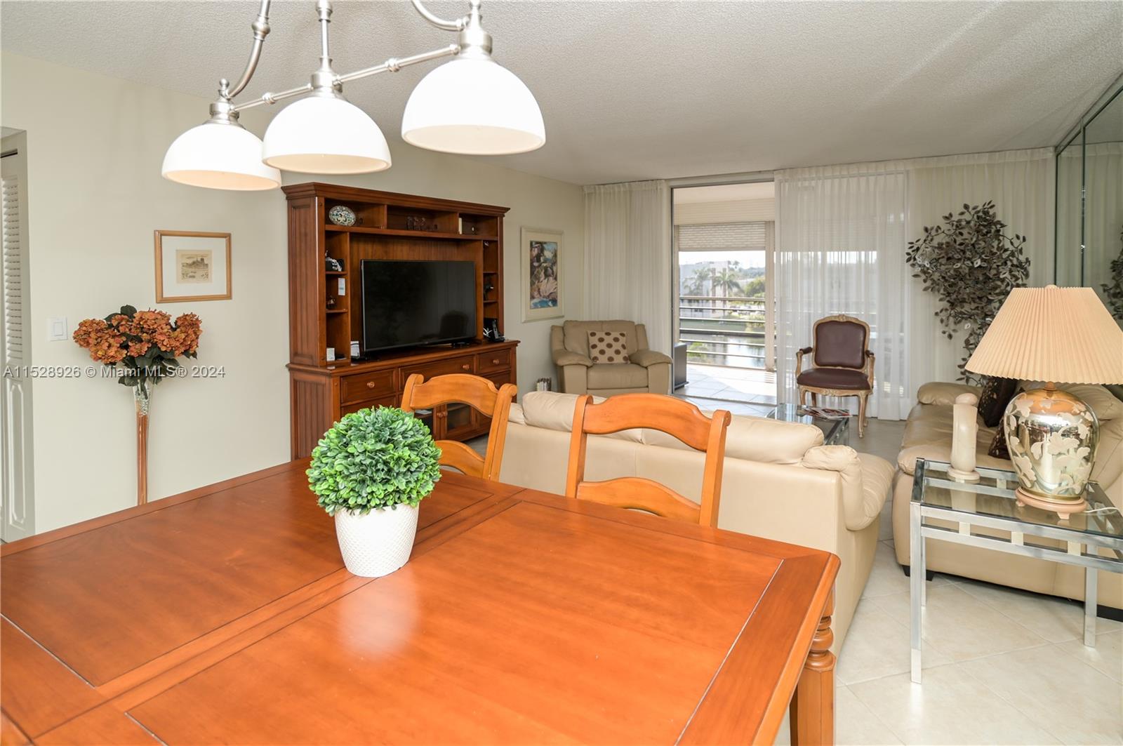 314 SE 10th St 403, Dania Beach, Florida 33004, 2 Bedrooms Bedrooms, ,2 BathroomsBathrooms,Residential,For Sale,314 SE 10th St 403,A11528926