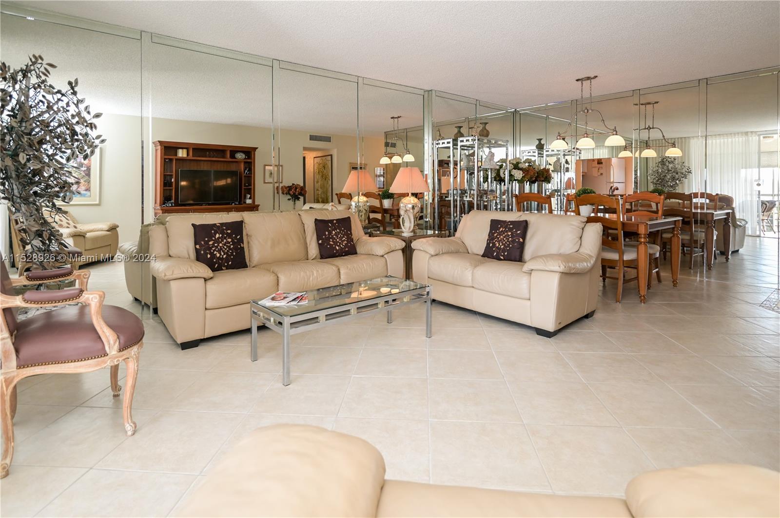 314 SE 10th St 403, Dania Beach, Florida 33004, 2 Bedrooms Bedrooms, ,2 BathroomsBathrooms,Residential,For Sale,314 SE 10th St 403,A11528926