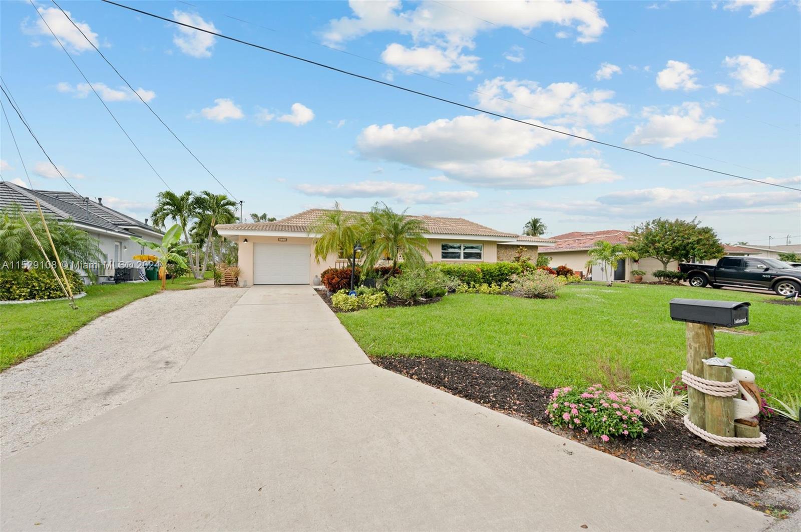 713 SE 44th St., Cape Coral, FL 33904