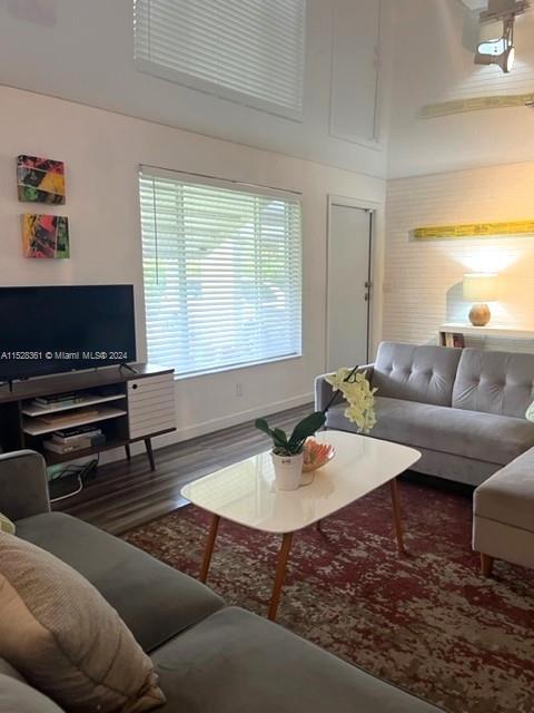 2727 Jackson St 2727, Hollywood, Florida 33020, 1 Bedroom Bedrooms, ,1 BathroomBathrooms,Residentiallease,For Rent,2727 Jackson St 2727,A11528361