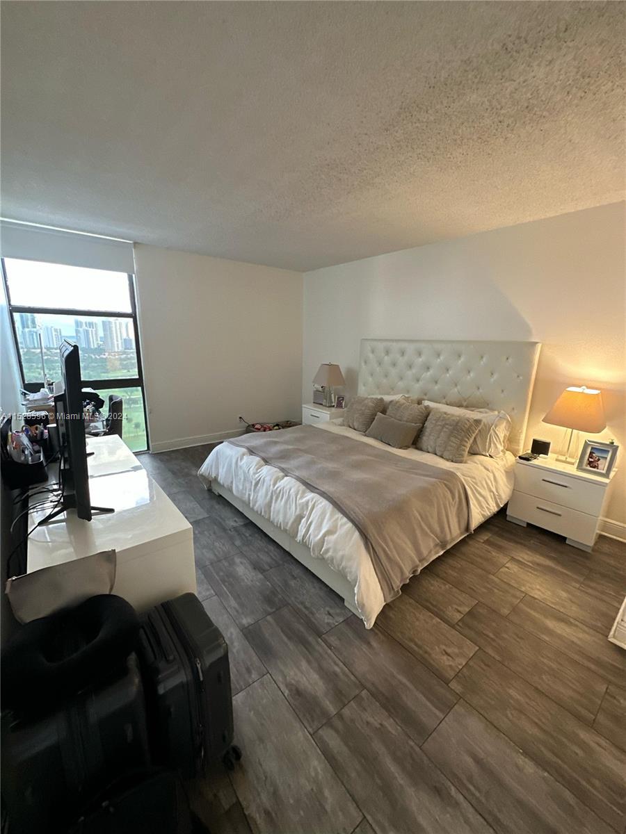 20301 W Country Club Dr 2427, Aventura, Florida 33180, 1 Bedroom Bedrooms, ,1 BathroomBathrooms,Residentiallease,For Rent,20301 W Country Club Dr 2427,A11528596