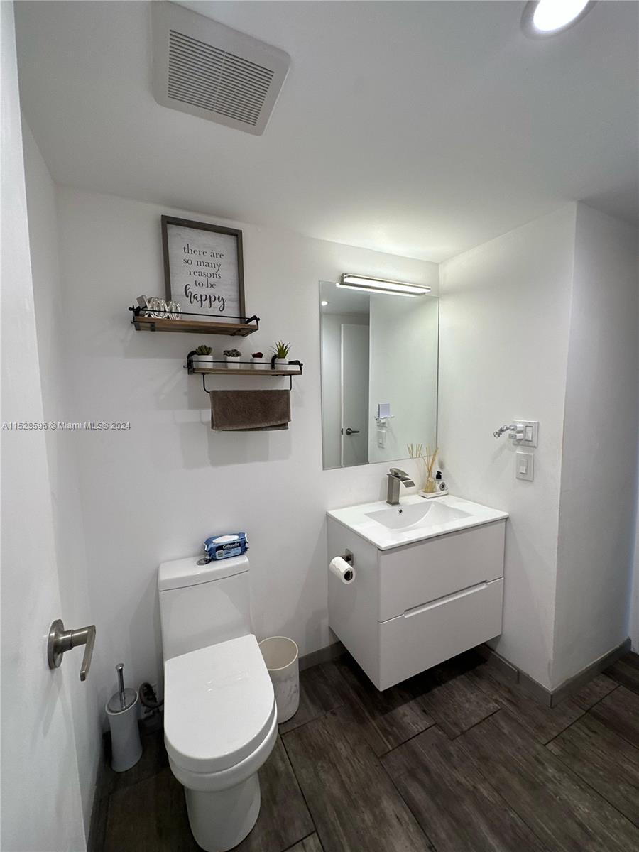 20301 W Country Club Dr 2427, Aventura, Florida 33180, 1 Bedroom Bedrooms, ,1 BathroomBathrooms,Residentiallease,For Rent,20301 W Country Club Dr 2427,A11528596