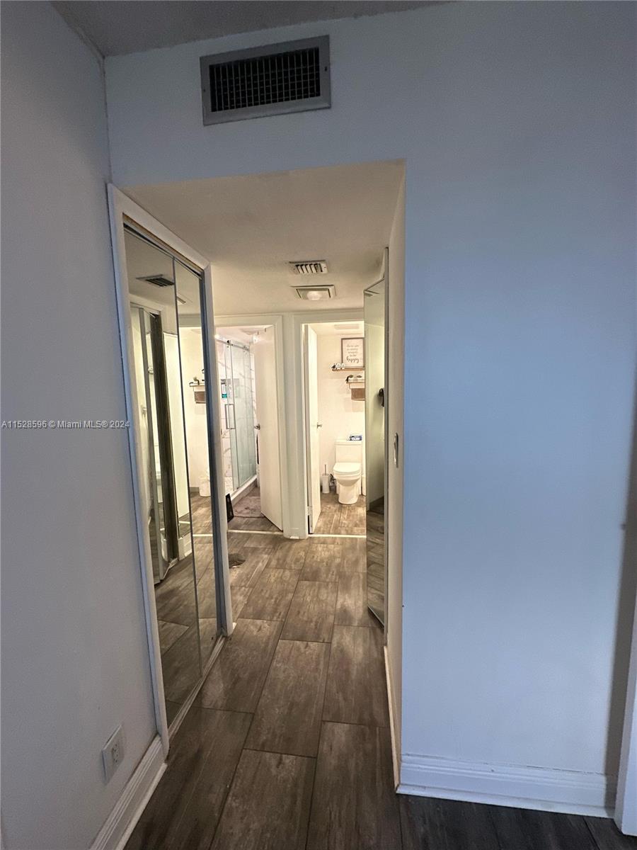 20301 W Country Club Dr 2427, Aventura, Florida 33180, 1 Bedroom Bedrooms, ,1 BathroomBathrooms,Residentiallease,For Rent,20301 W Country Club Dr 2427,A11528596