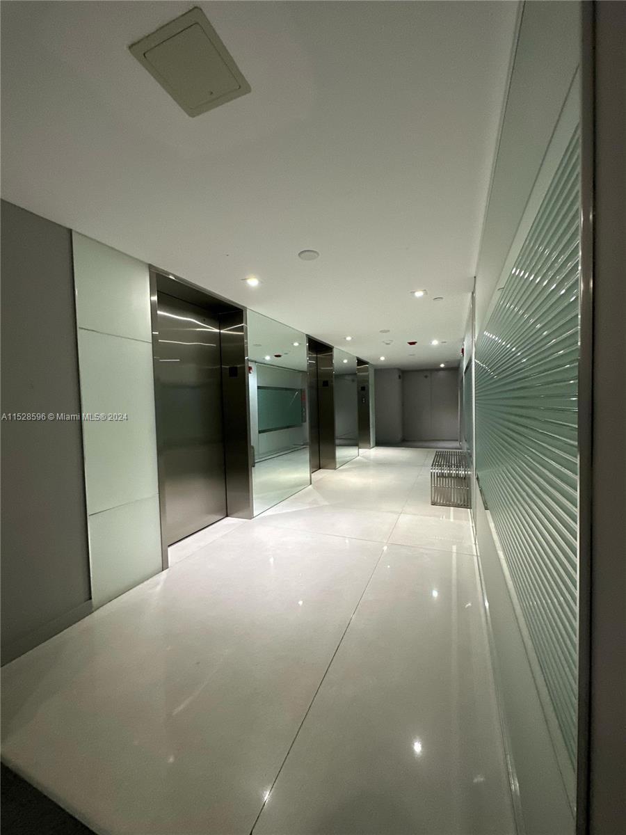 20301 W Country Club Dr 2427, Aventura, Florida 33180, 1 Bedroom Bedrooms, ,1 BathroomBathrooms,Residentiallease,For Rent,20301 W Country Club Dr 2427,A11528596