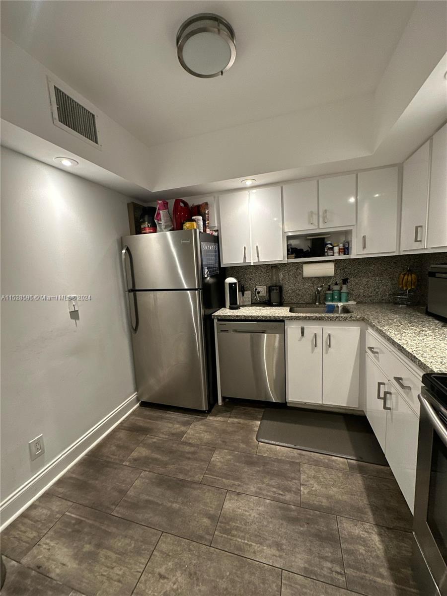 20301 W Country Club Dr 2427, Aventura, Florida 33180, 1 Bedroom Bedrooms, ,1 BathroomBathrooms,Residentiallease,For Rent,20301 W Country Club Dr 2427,A11528596