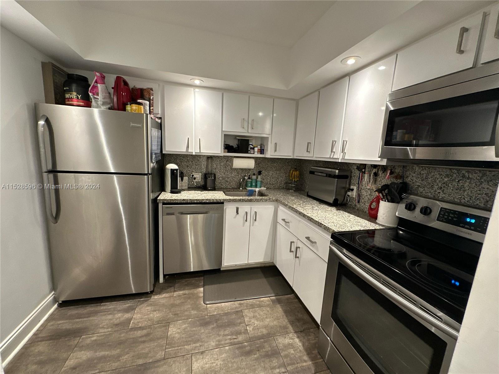 20301 W Country Club Dr 2427, Aventura, Florida 33180, 1 Bedroom Bedrooms, ,1 BathroomBathrooms,Residentiallease,For Rent,20301 W Country Club Dr 2427,A11528596