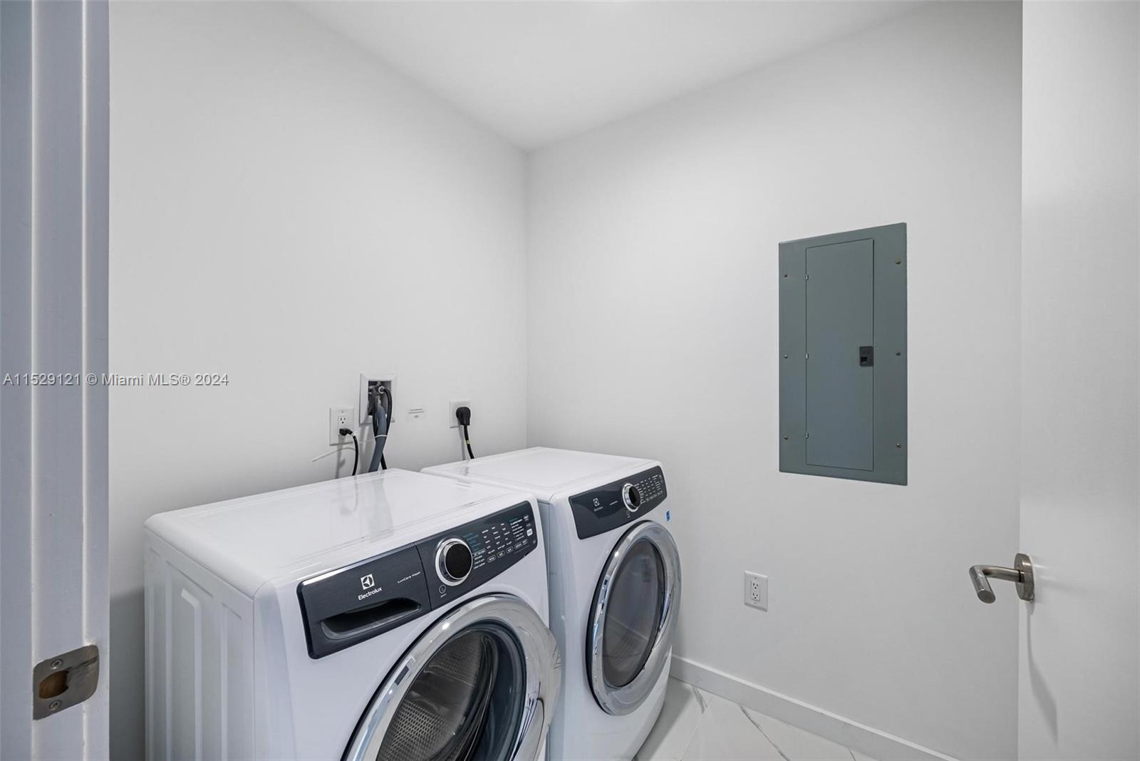 851 NE 1st Ave 4802, Miami, Florida 33132, 3 Bedrooms Bedrooms, ,4 BathroomsBathrooms,Residential,For Sale,851 NE 1st Ave 4802,A11529121