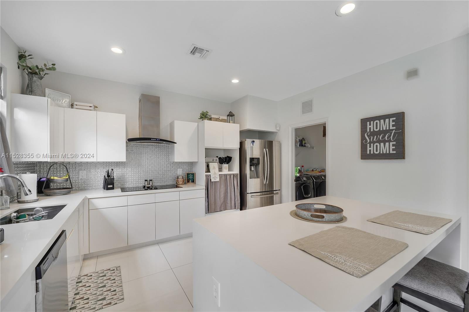 2944 NE 2nd Dr, Homestead, Florida 33033, 3 Bedrooms Bedrooms, ,2 BathroomsBathrooms,Residentiallease,For Rent,2944 NE 2nd Dr,A11528355