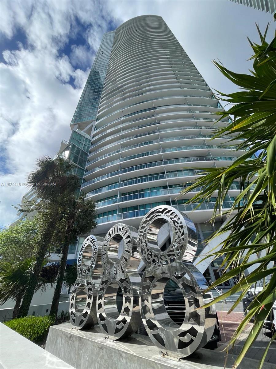 888 Biscayne Blvd #4902, Miami FL 33132