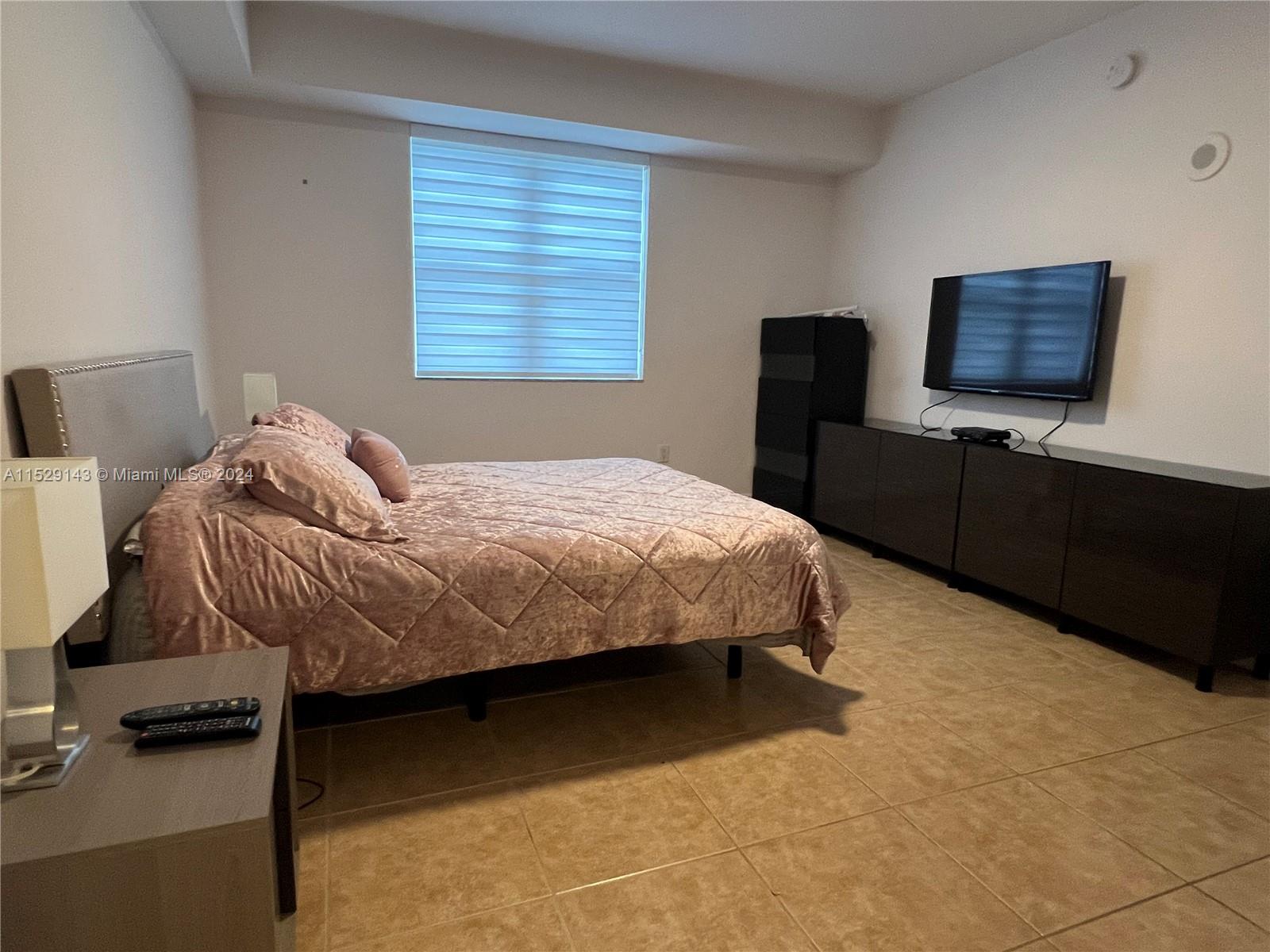 19900 E Country Club Dr 318, Aventura, Florida 33180, 2 Bedrooms Bedrooms, ,2 BathroomsBathrooms,Residentiallease,For Rent,19900 E Country Club Dr 318,A11529143