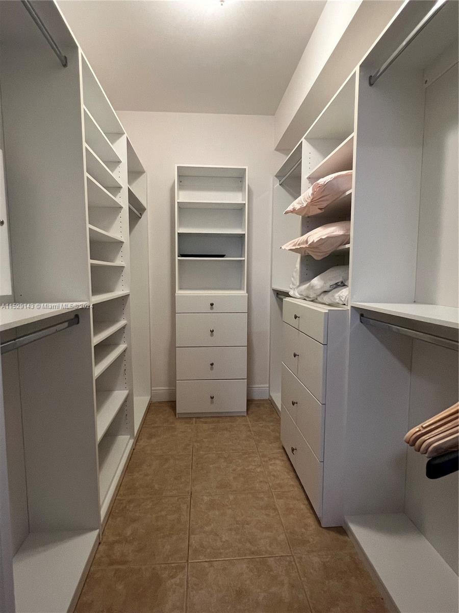 19900 E Country Club Dr 318, Aventura, Florida 33180, 2 Bedrooms Bedrooms, ,2 BathroomsBathrooms,Residentiallease,For Rent,19900 E Country Club Dr 318,A11529143