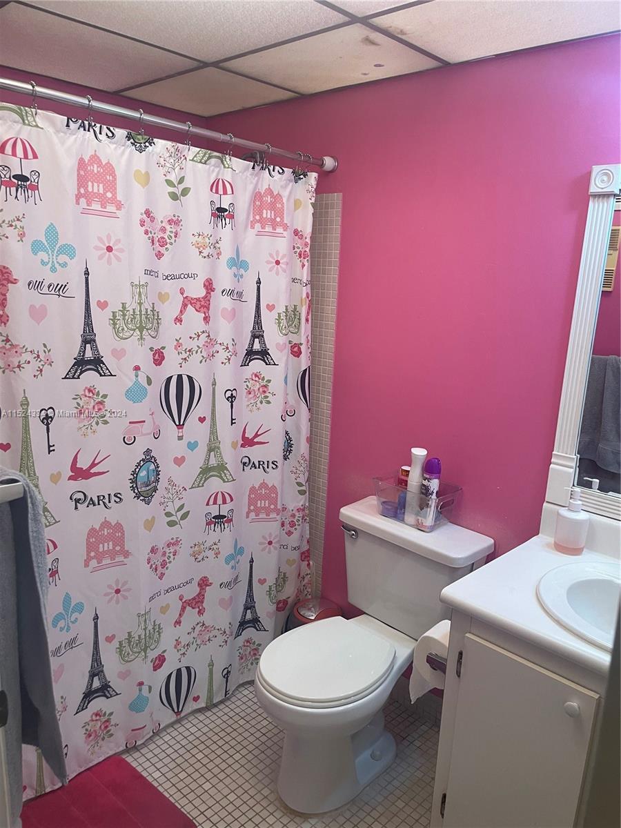 Secondary/Guest Bathroom