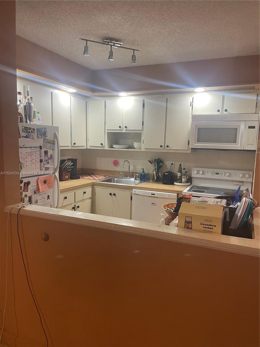 9761 W Mcnab Rd 114, Tamarac, Florida 33321, 2 Bedrooms Bedrooms, ,2 BathroomsBathrooms,Residential,For Sale,9761 W Mcnab Rd 114,A11524334