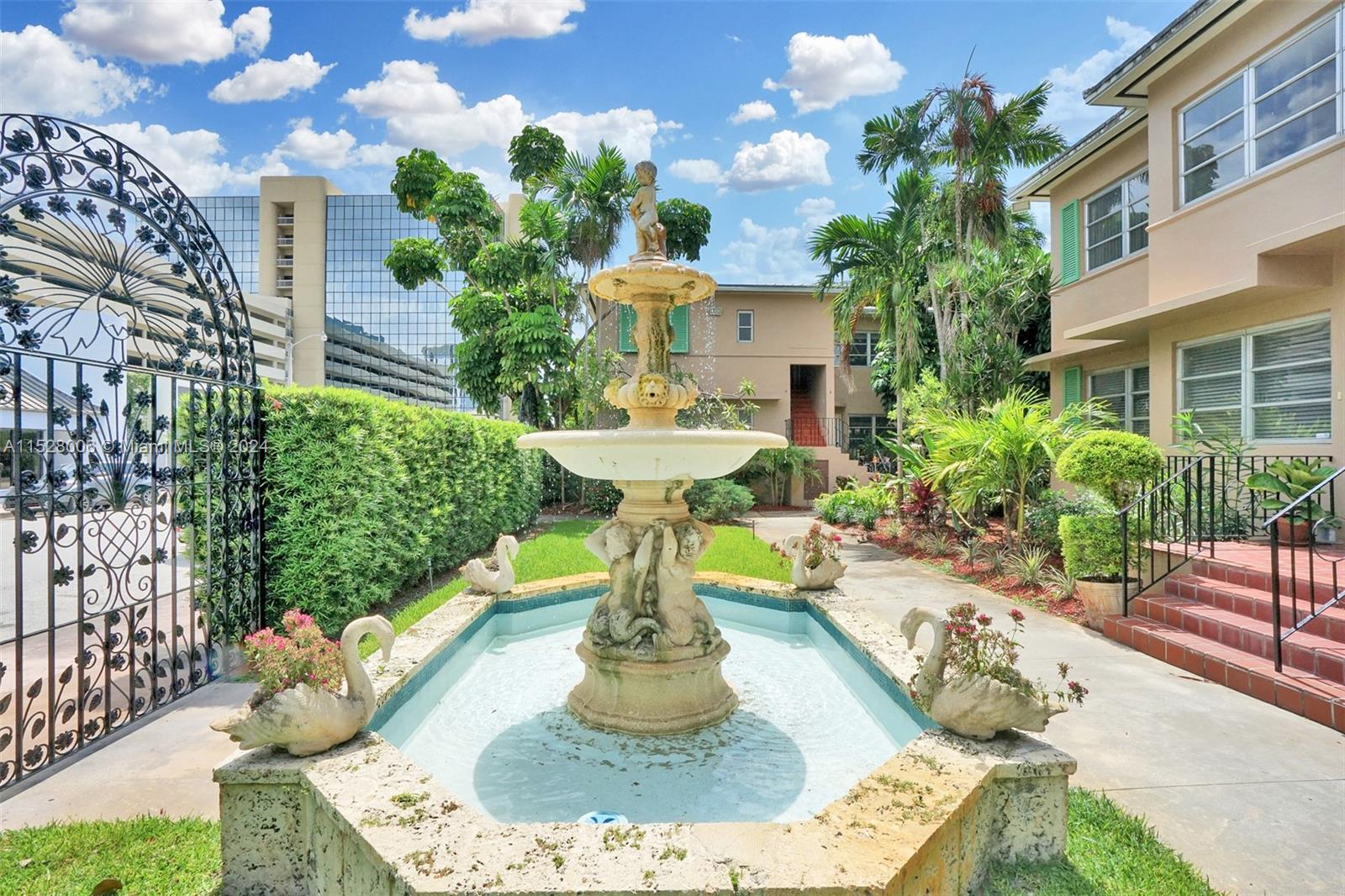 30 Almeria Ave 5, Coral Gables, Florida 33134, 1 Bedroom Bedrooms, ,1 BathroomBathrooms,Residential,For Sale,30 Almeria Ave 5,A11528006