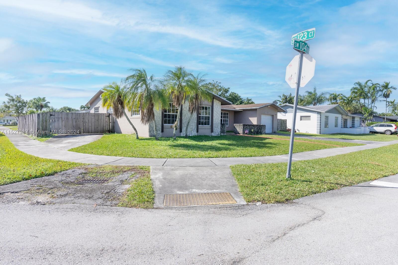 12350 SW 104th Ter  For Sale A11527387, FL