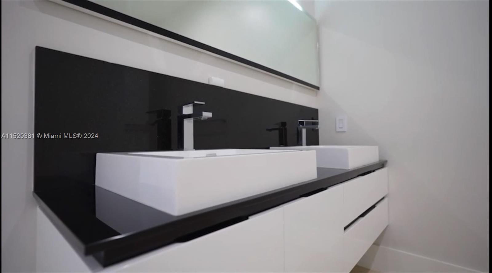 320 125th Ave, Miami, FL, 33184 United States, 5 Bedrooms Bedrooms, ,6 BathroomsBathrooms,Residential,For Sale,125th Ave,A11529381