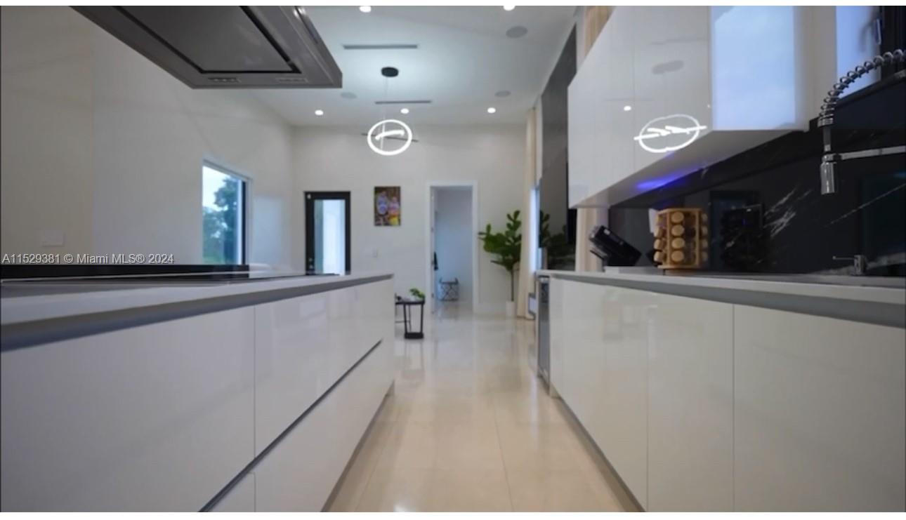 320 125th Ave, Miami, FL, 33184 United States, 5 Bedrooms Bedrooms, ,6 BathroomsBathrooms,Residential,For Sale,125th Ave,A11529381