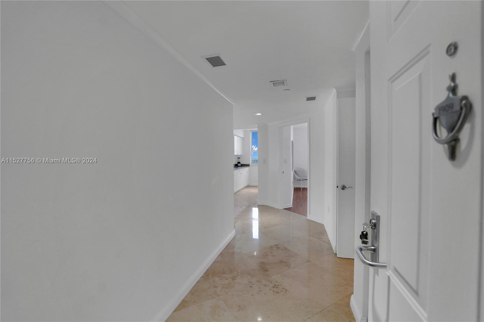 19501 W Country Club Dr 1909, Aventura, Florida 33180, 2 Bedrooms Bedrooms, ,2 BathroomsBathrooms,Residential,For Sale,19501 W Country Club Dr 1909,A11527756