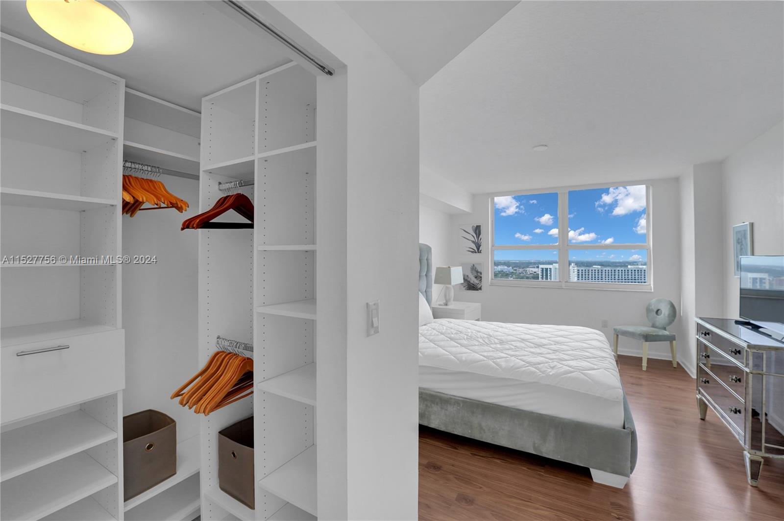 19501 W Country Club Dr 1909, Aventura, Florida 33180, 2 Bedrooms Bedrooms, ,2 BathroomsBathrooms,Residential,For Sale,19501 W Country Club Dr 1909,A11527756